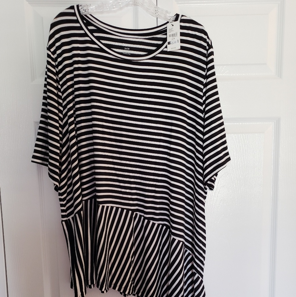 Super soft asymmetrical T-shirt NWT